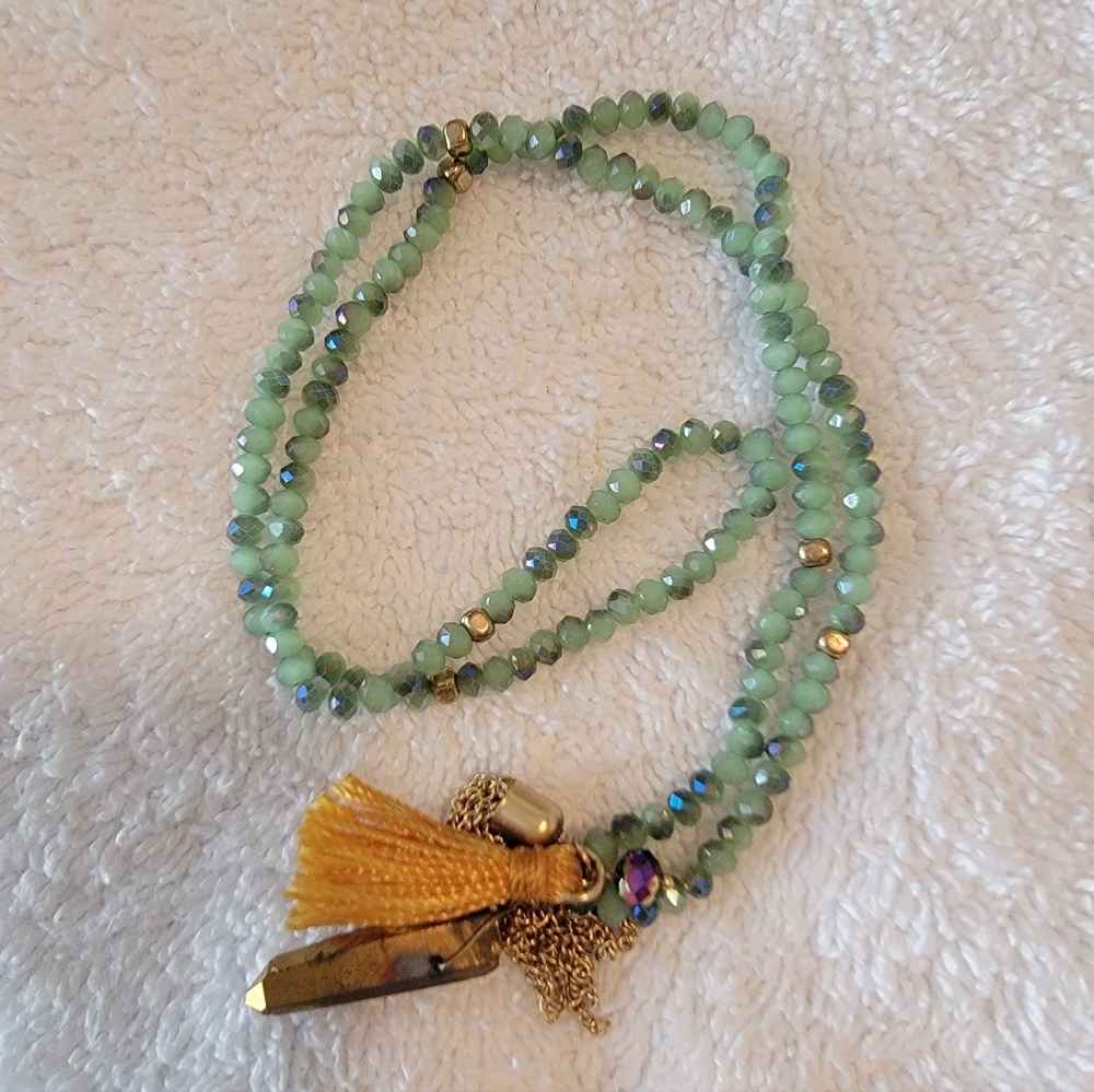 Irridescent Sage Green Faceted Glass Beaded Stretch Necklace With Tassel - Picture 6 of 6